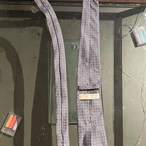 Michael Kors tie - Picture 3 of 5